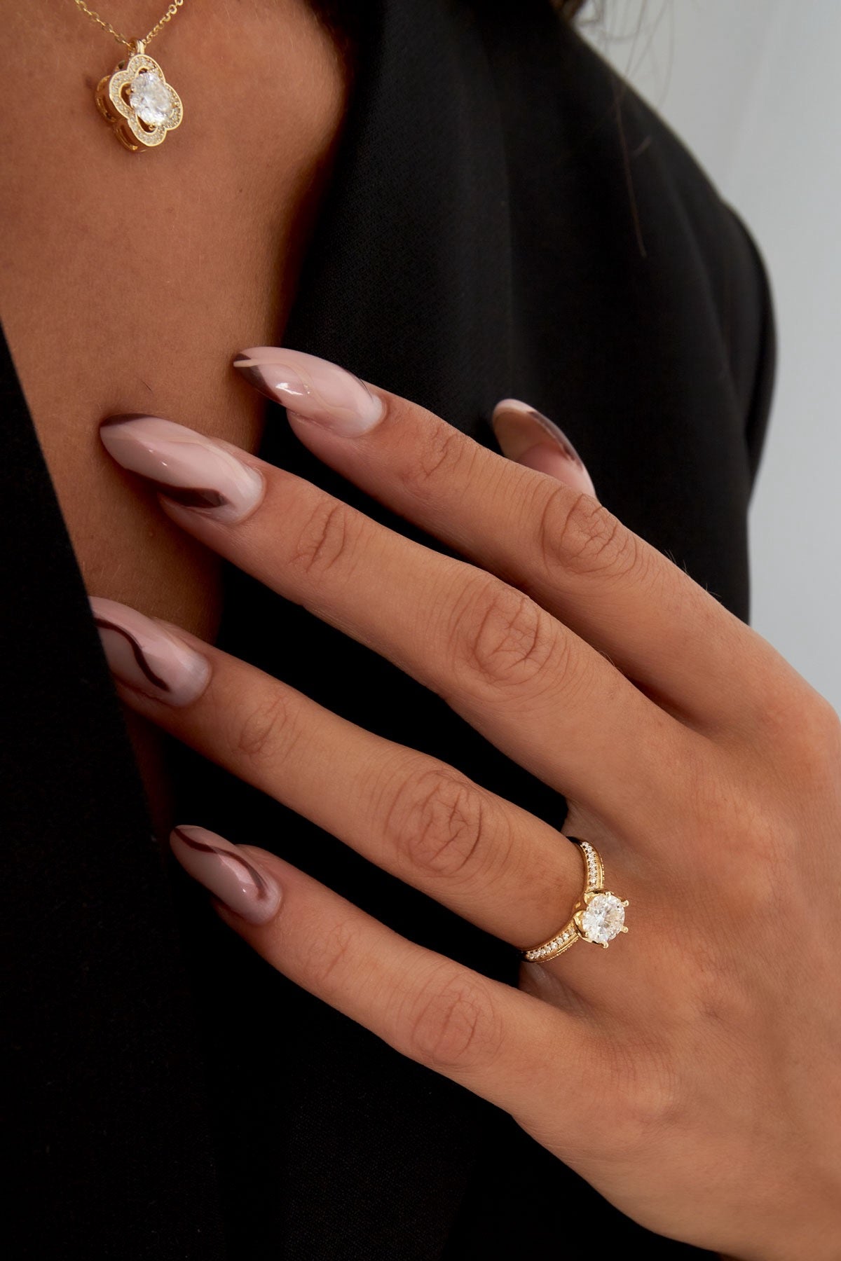 Essential Sparkling Crown Solitaire Ring Nexora